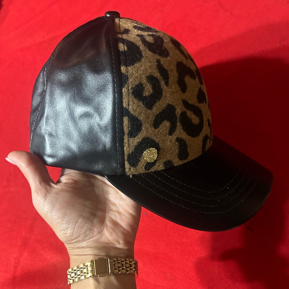 Leopard and vegan faux leather Cap - Picture 2 of 4